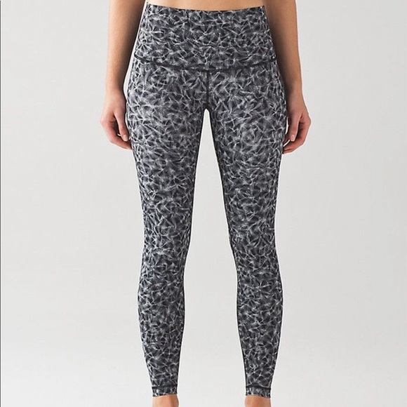 Lululemon Feather Printed Leggings 